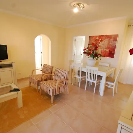 Oasis Parque Country Club