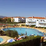 Oasis Parque Country Club